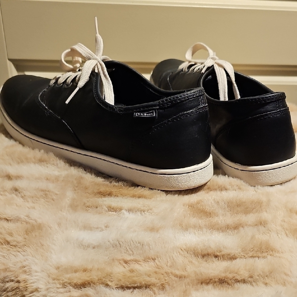 L.L. Bean Women's Leather Black and White Women's Sneakers Size 9 - Picture 6 of 7